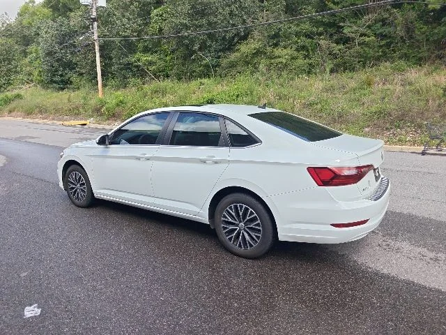 Used 2021 Pure White Volkswagen 1.4T SE image 4