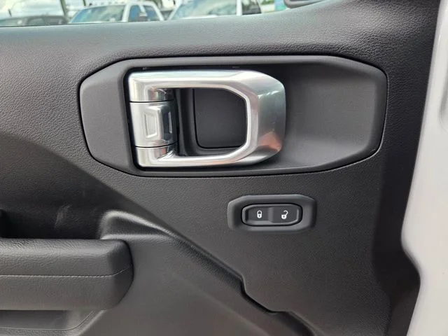 New 2026 Bright White Clear-Coat Exterior Paint Jeep Sport image 20