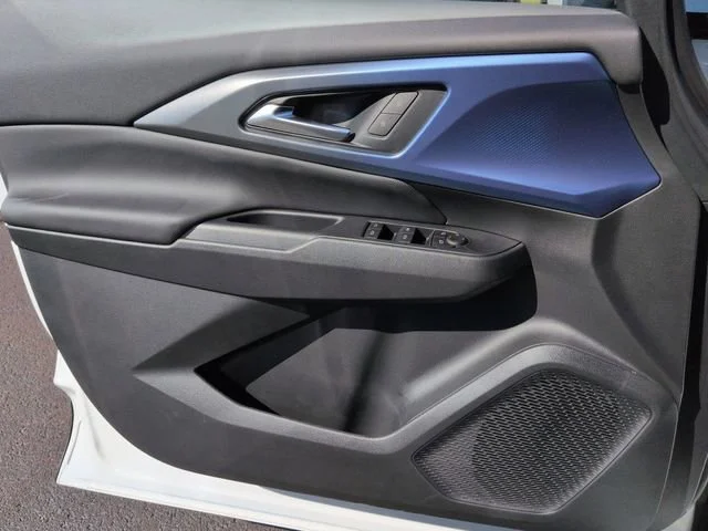 New 2026 Summit White Chevrolet LT image 23