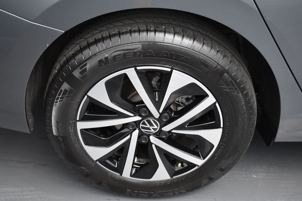 Used 2025 Platinum Gray Metallic Volkswagen 1.5T S image 19