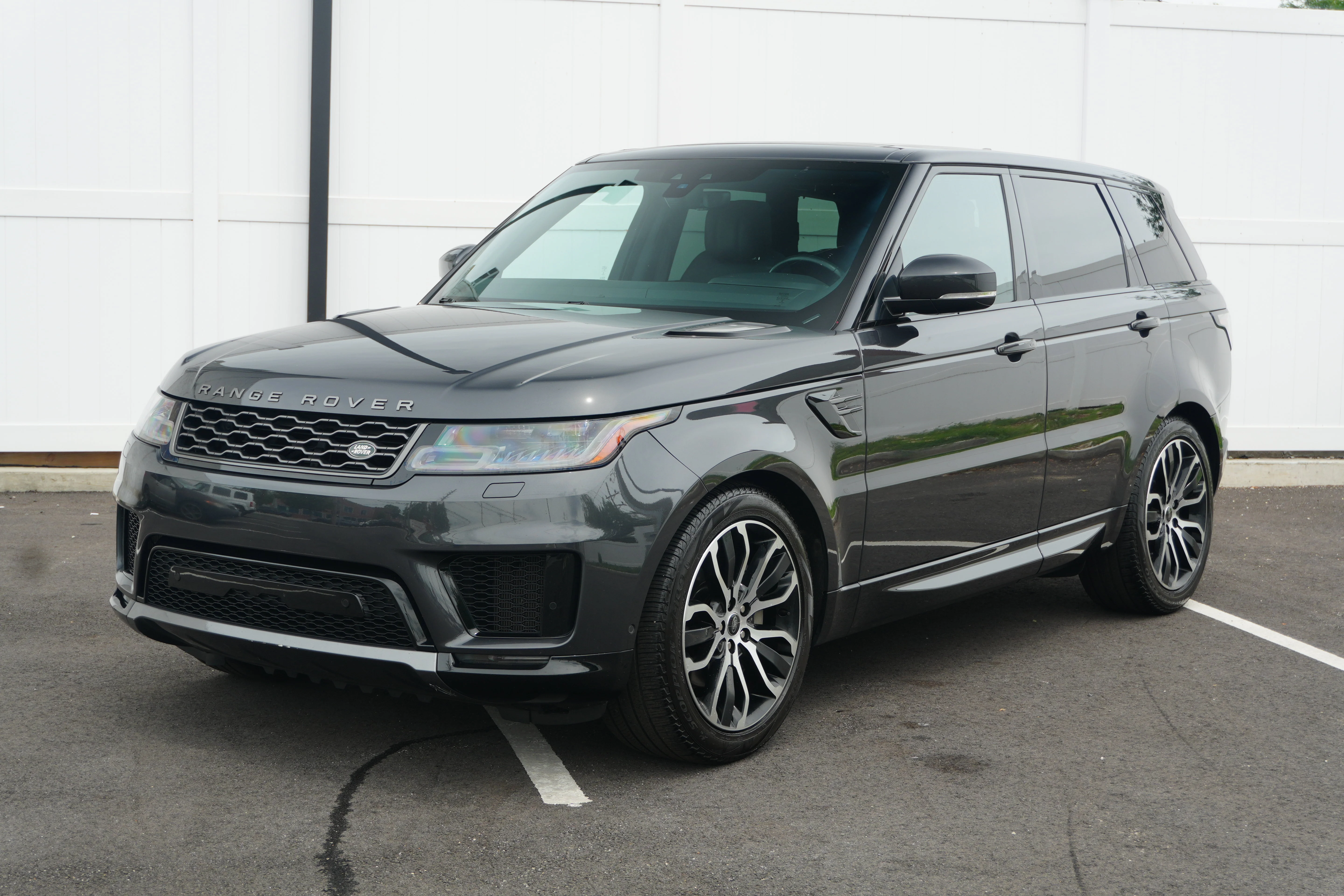 Used 2022 Eiger Grey Metallic Land Rover HSE Silver Edition image 1