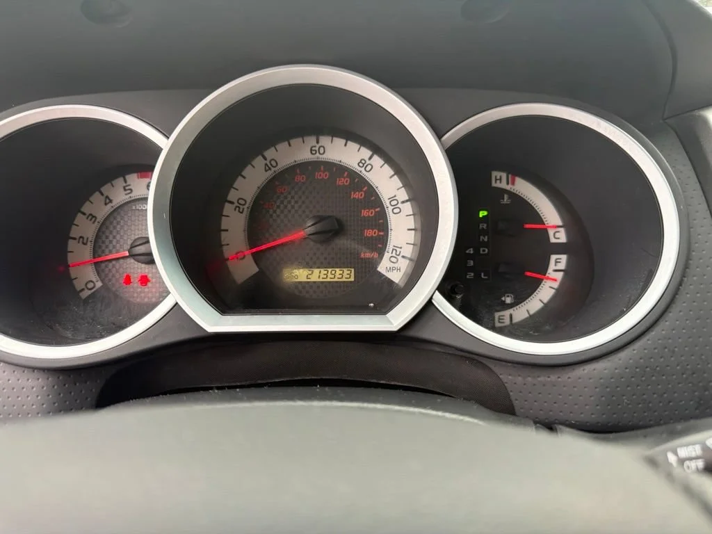 Used 2014 Pyrite Mica Toyota DOUBCAB image 13