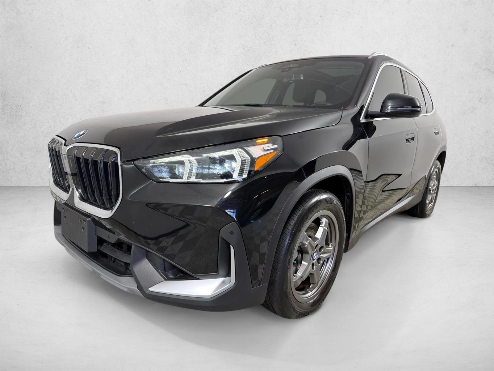 Used 2023 Black BMW xDrive28i image 9
