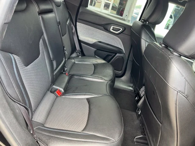 Used 2024 Black Jeep Latitude image 27