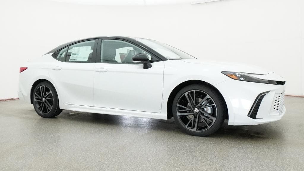 New 2026 Wind Chill Pearl with Midnight Black Metallic roof Toyota XSE image 11