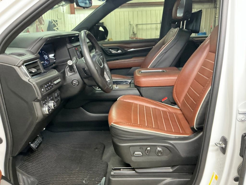 2024 GMC Yukon Denali Ultimate - Photo 27