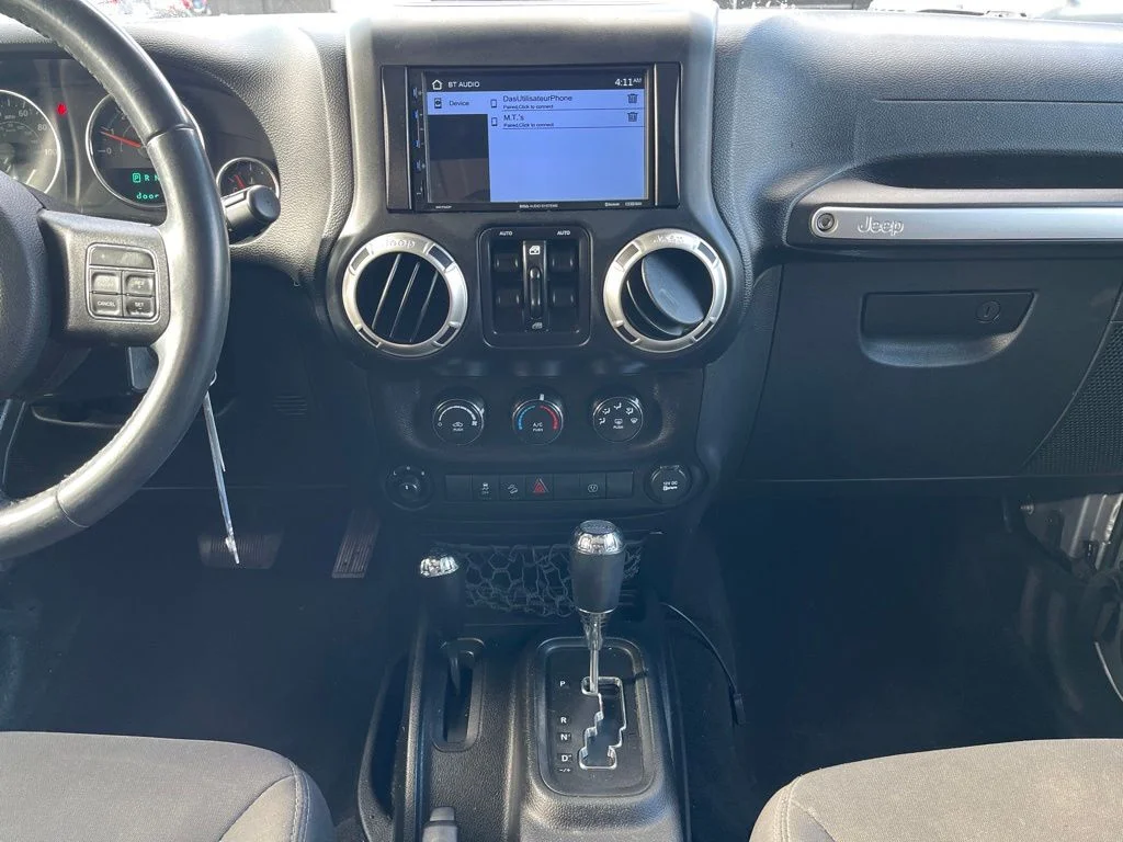 Used 2018 Silver Jeep Unlimited Sahara image 14