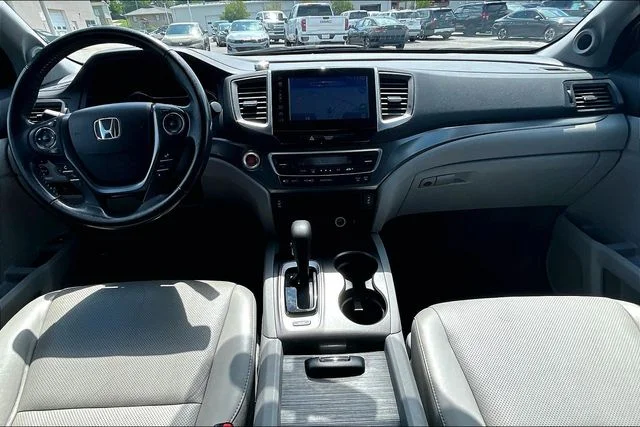 Used 2017  Honda RTL-T image 7