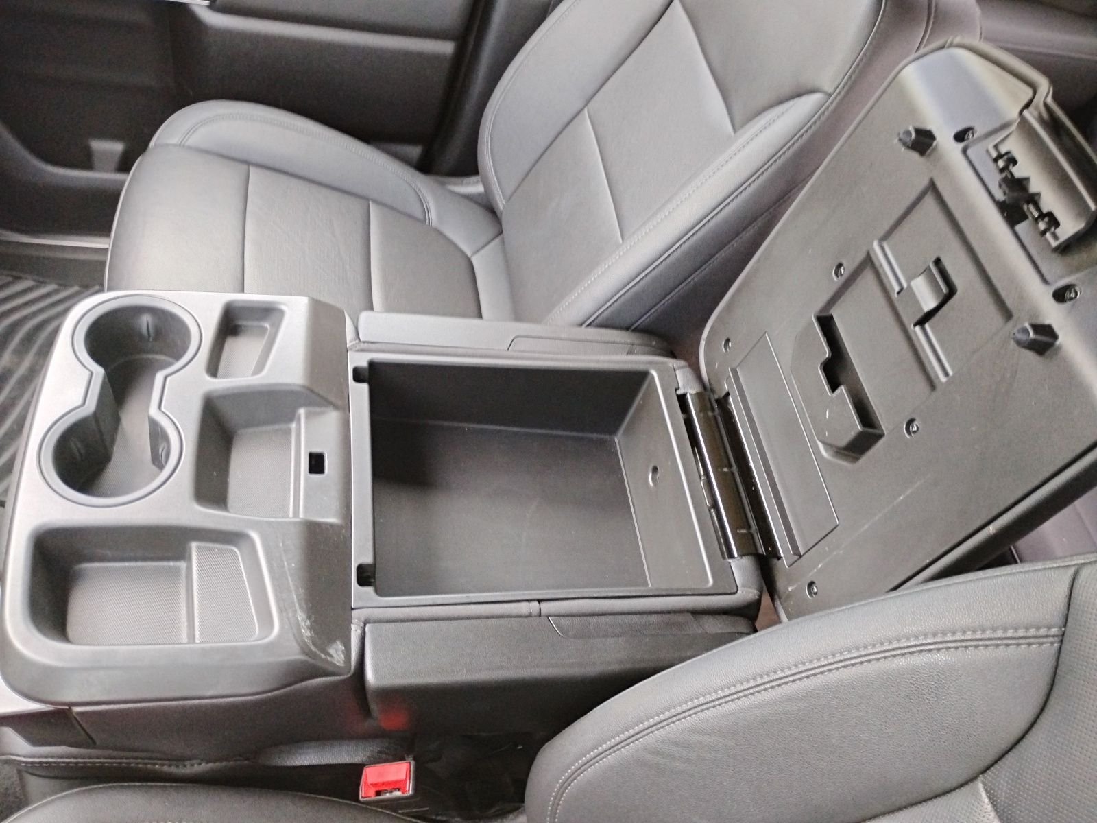 Used 2022 White Chevrolet LTZ image 19