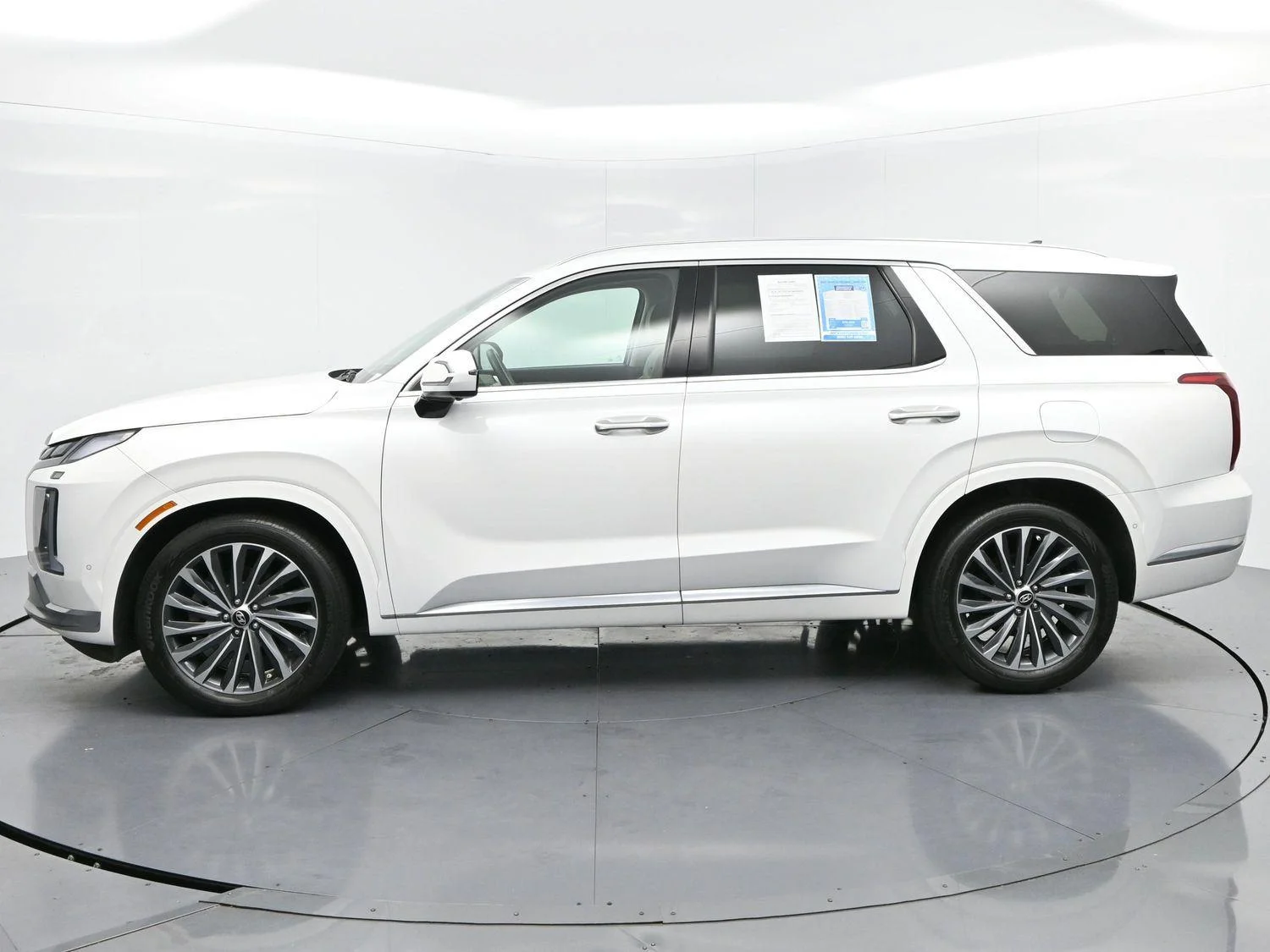 Used 2024 Hyper White Hyundai Calligraphy image 4