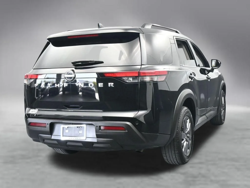 2025 Nissan Pathfinder SV - Photo 6