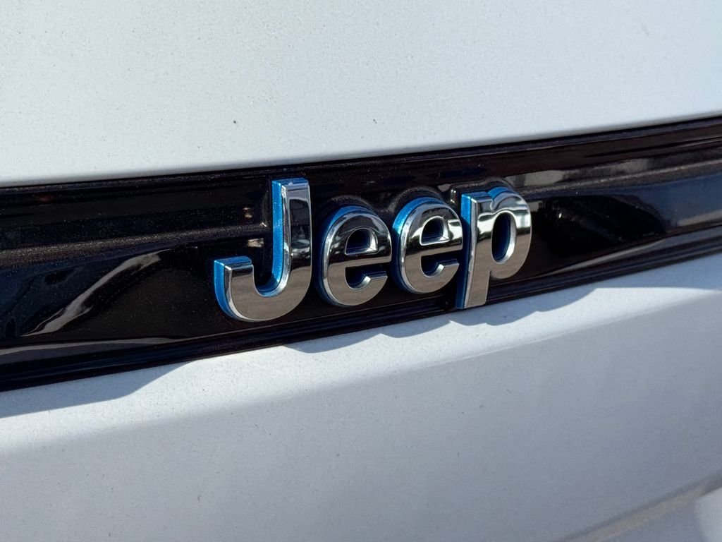 Used 2024 White Jeep 4xe image 11