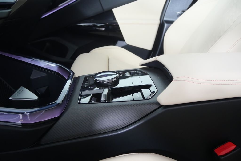 New 2026 Mineral White Metallic BMW 30 xDrive image 21
