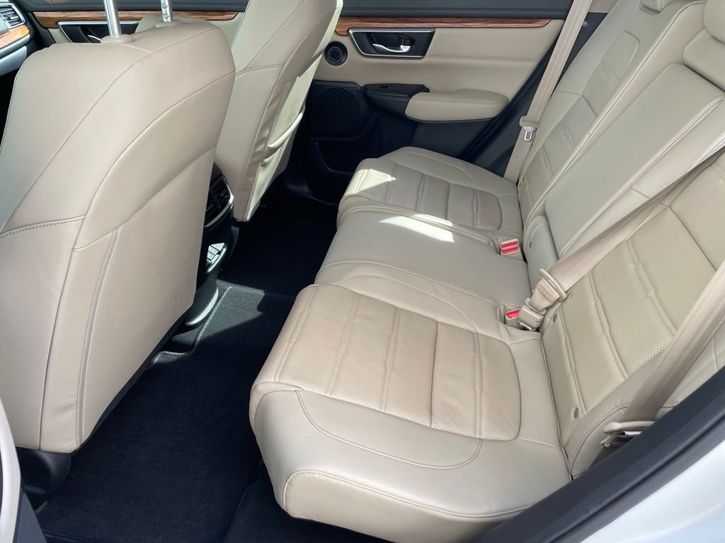 Used 2017 White Diamond Pearl Honda Touring image 13