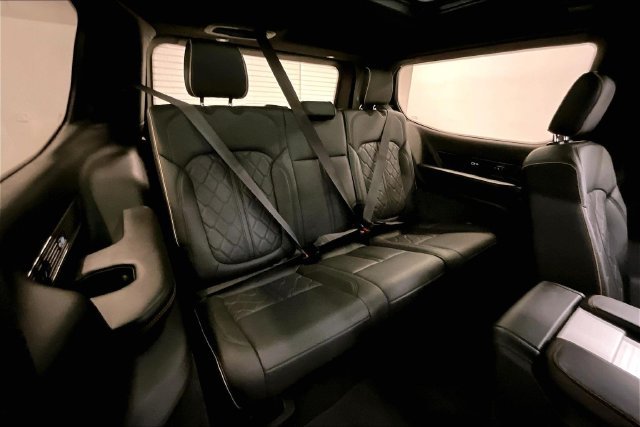Used 2023 Velvet Red Pearlcoat Jeep Series III image 33