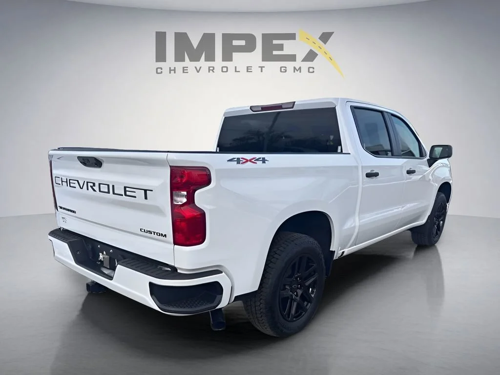 Used 2025 Summit White Chevrolet Custom image 5