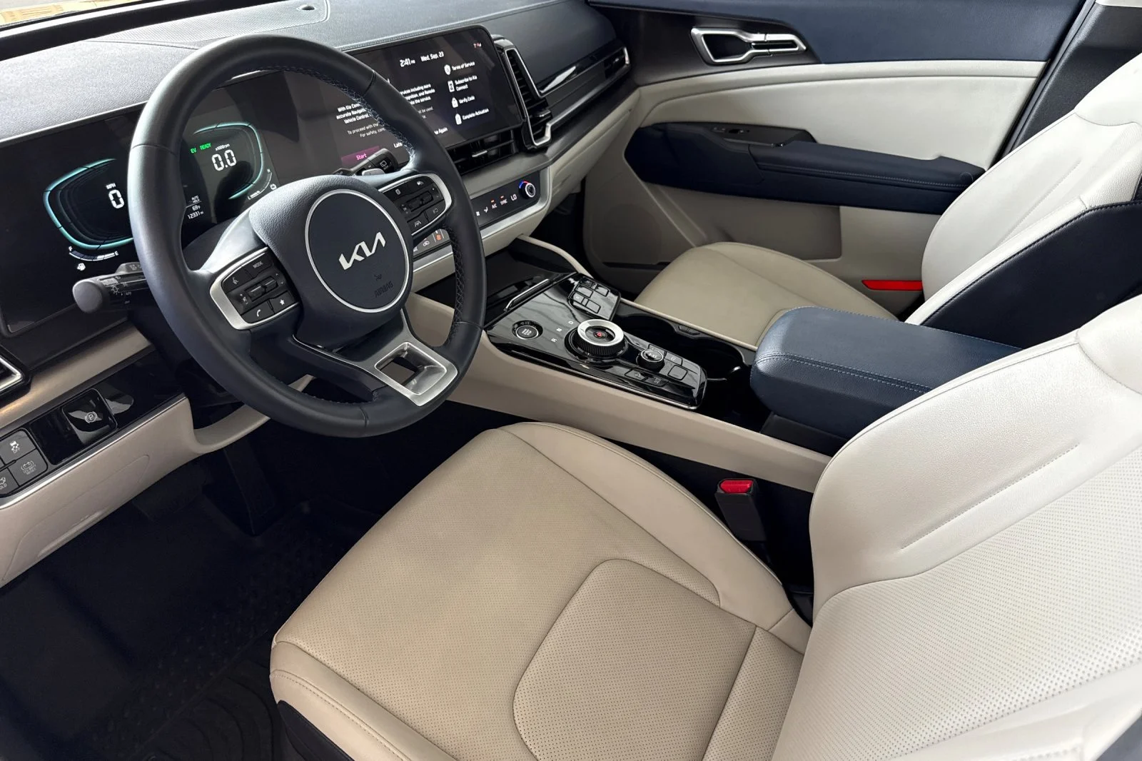 Used 2025 Black Kia EX image 9