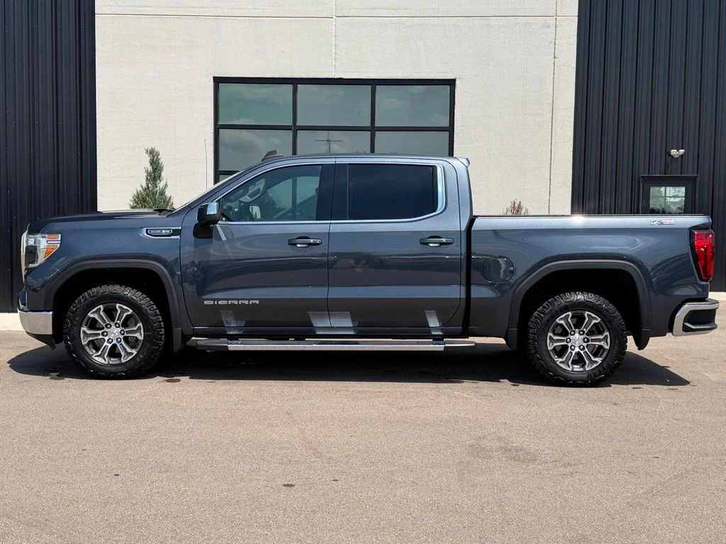 Used 2021 Blue GMC SLE image 2