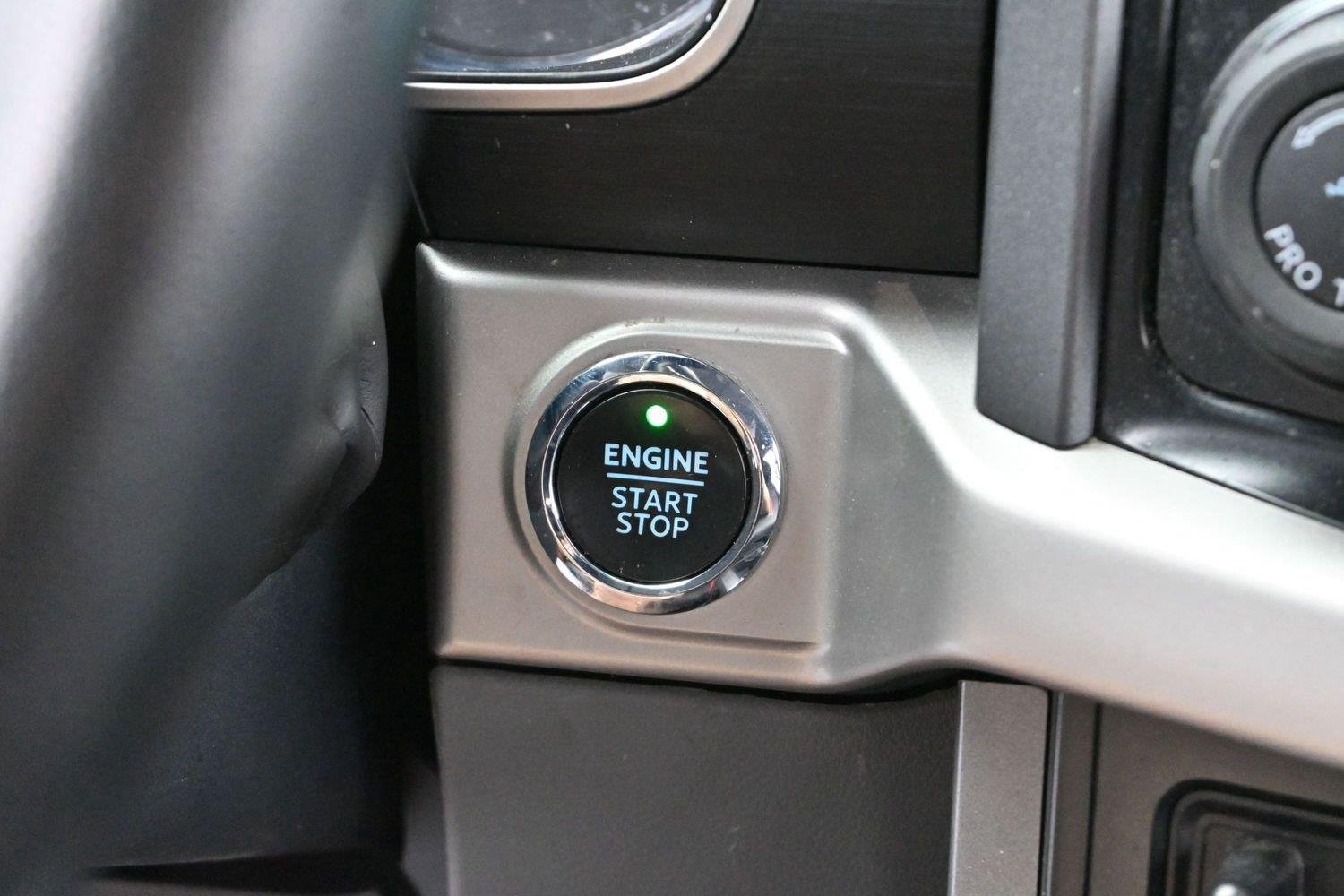 Used 2022 Antimatter Blue Ford XLT image 28