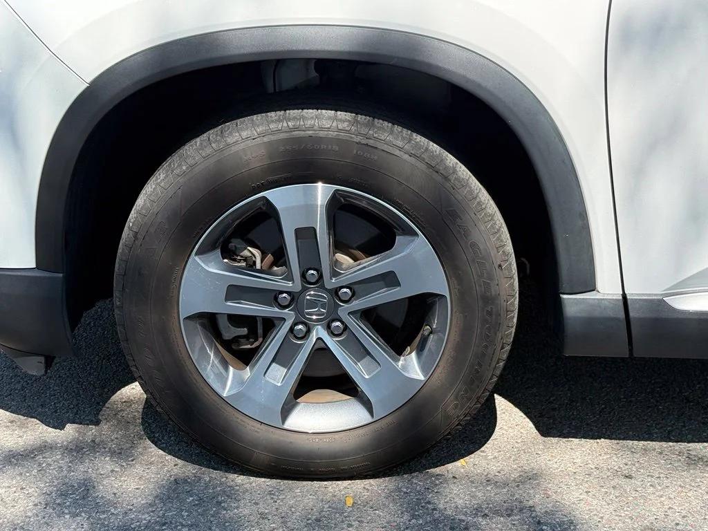 Used 2023 White Honda EX-L image 6