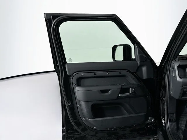Used 2026  Land Rover S image 11