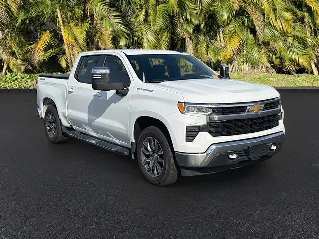 Used 2023 White Chevrolet LT image 2