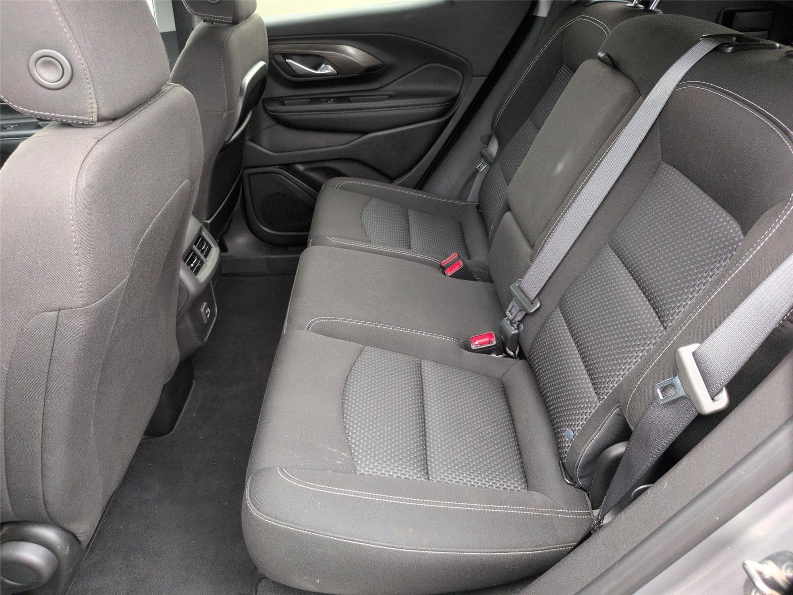 Used 2024 Sterling Metallic GMC SLE image 31