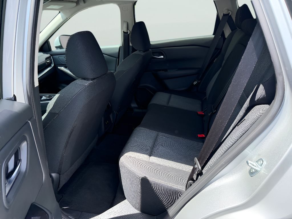 2024 Nissan Rogue SV - Photo 11