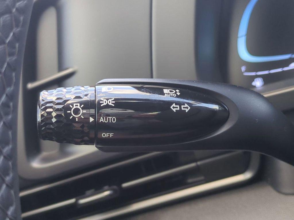 New 2026 White Hyundai SEL Sport Premium image 28