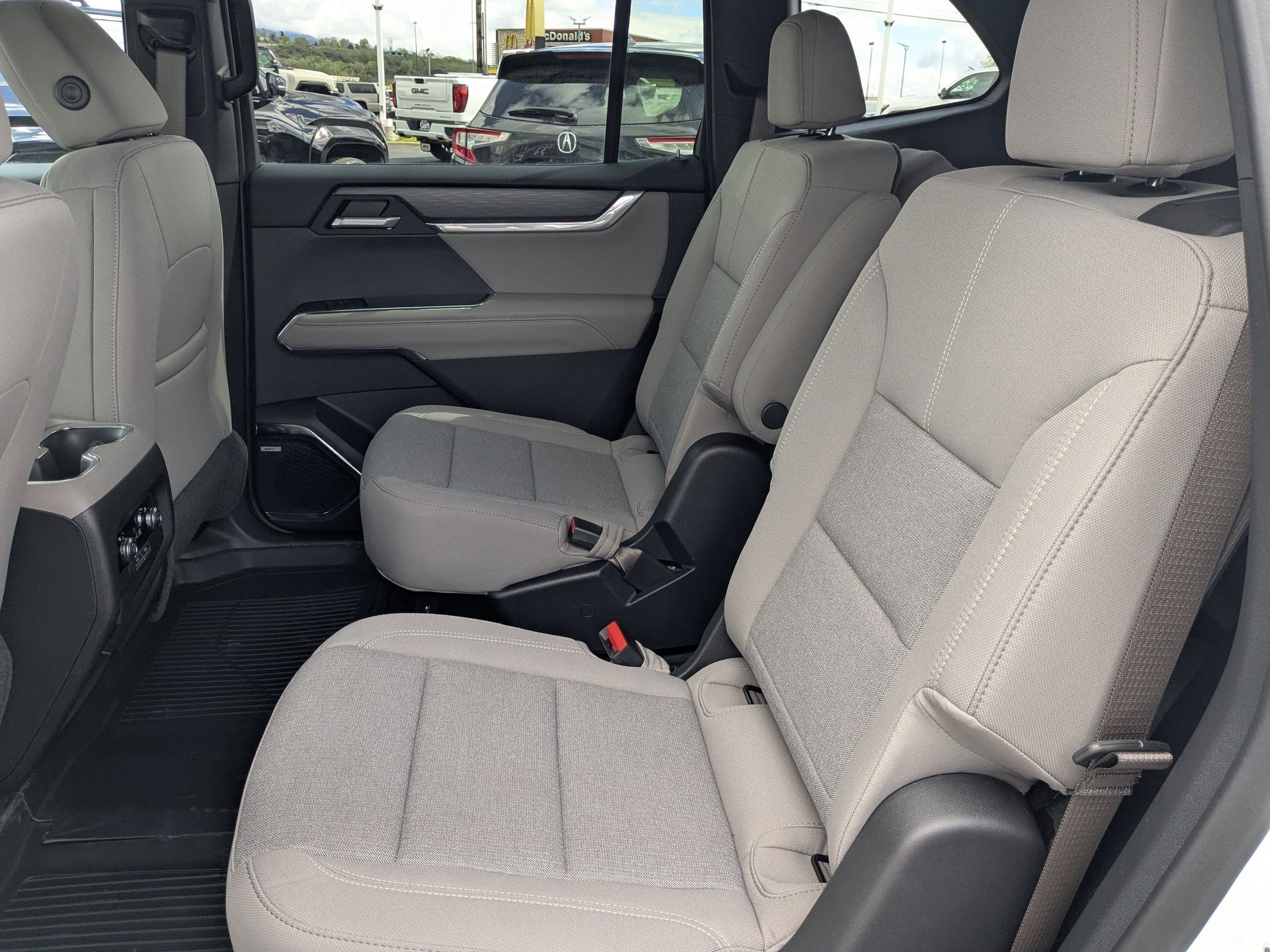2026 GMC Acadia Elevation - Photo 23