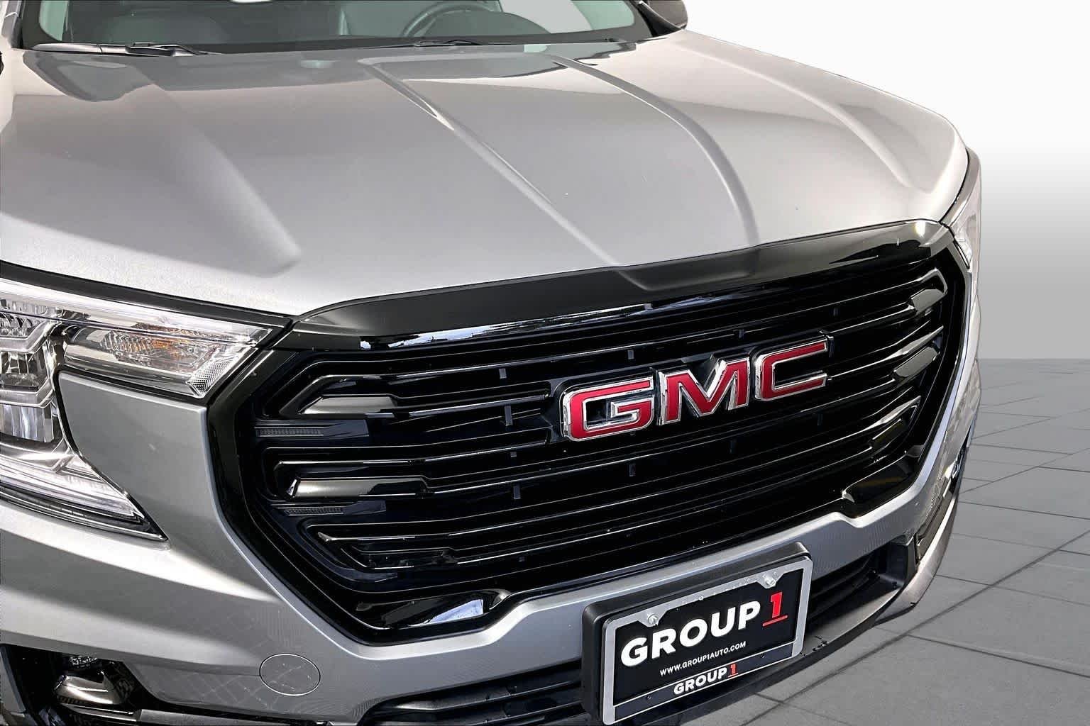 Used 2024 Sterling Metallic GMC SLT image 27