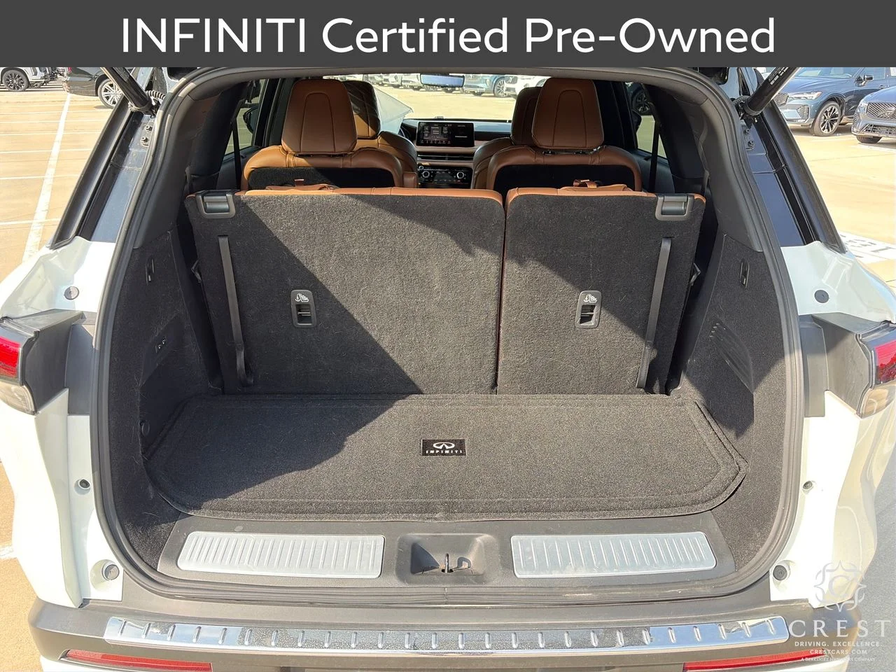 Certified Used 2025 Majestic White Black Obsid INFINITI AUTOGRAPH image 29