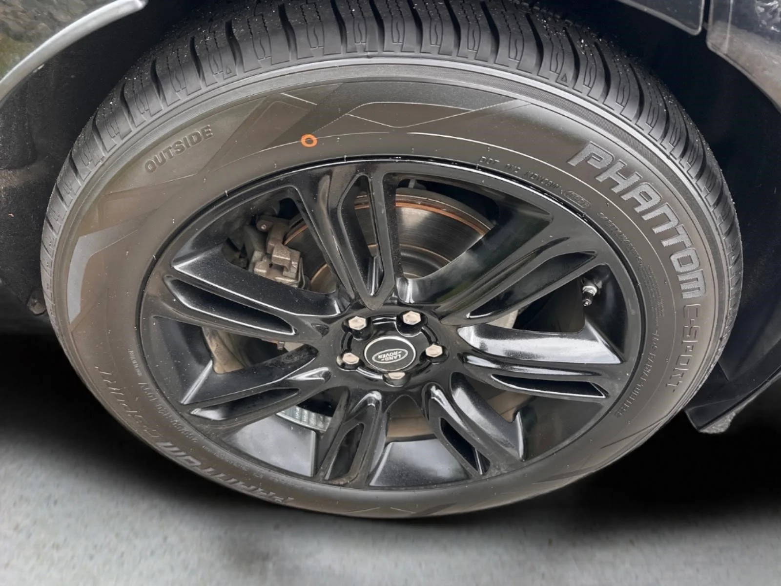 Used 2020  Land Rover R-Dynamic S image 16