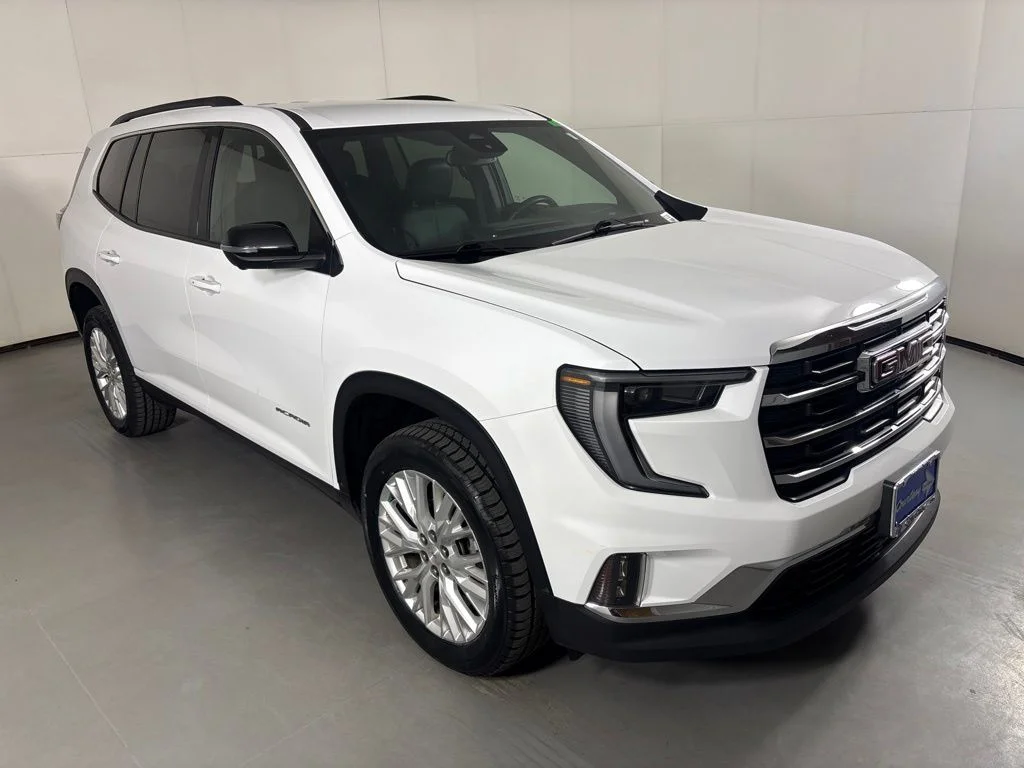 Used 2024 White GMC Elevation image 2
