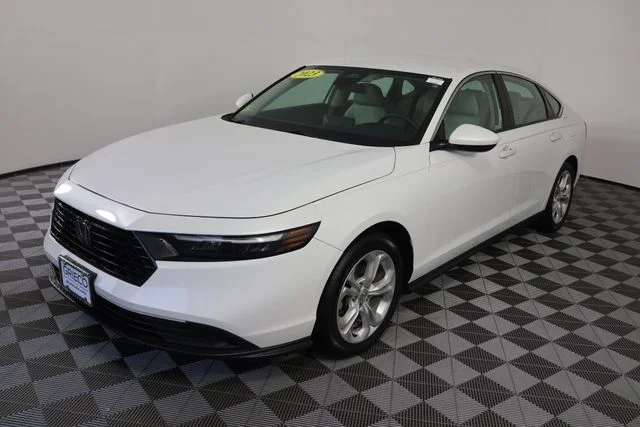 Used 2023 White Honda LX image 4
