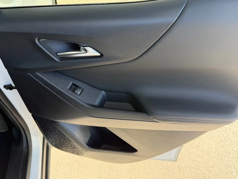 Used 2026 Summit White Chevrolet LT image 23