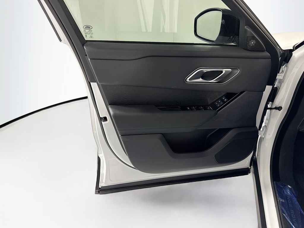 Used 2026 Fuji White Land Rover S image 24