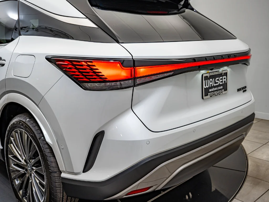 New 2026 Eminent White Pearl Lexus LUXURY image 16