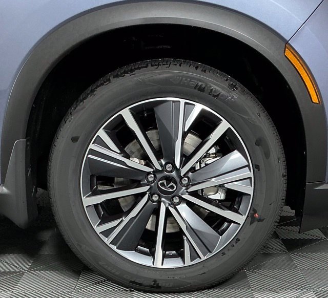 New 2027 MOONBOW BLUE INFINITI Luxe FWD image 7