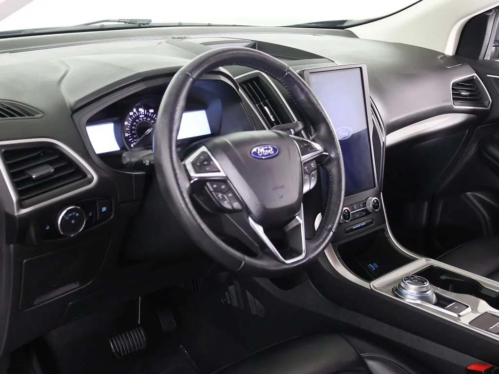 Used 2024 Gray Ford SEL image 25