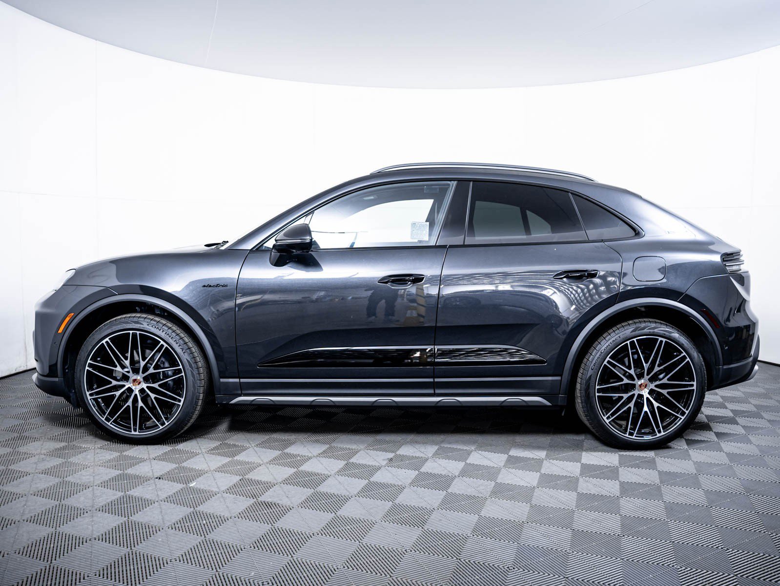 Certified 2025 Porsche Macan Base with VIN WP1AD2XA4SL078166 for sale in Riverside, CA
