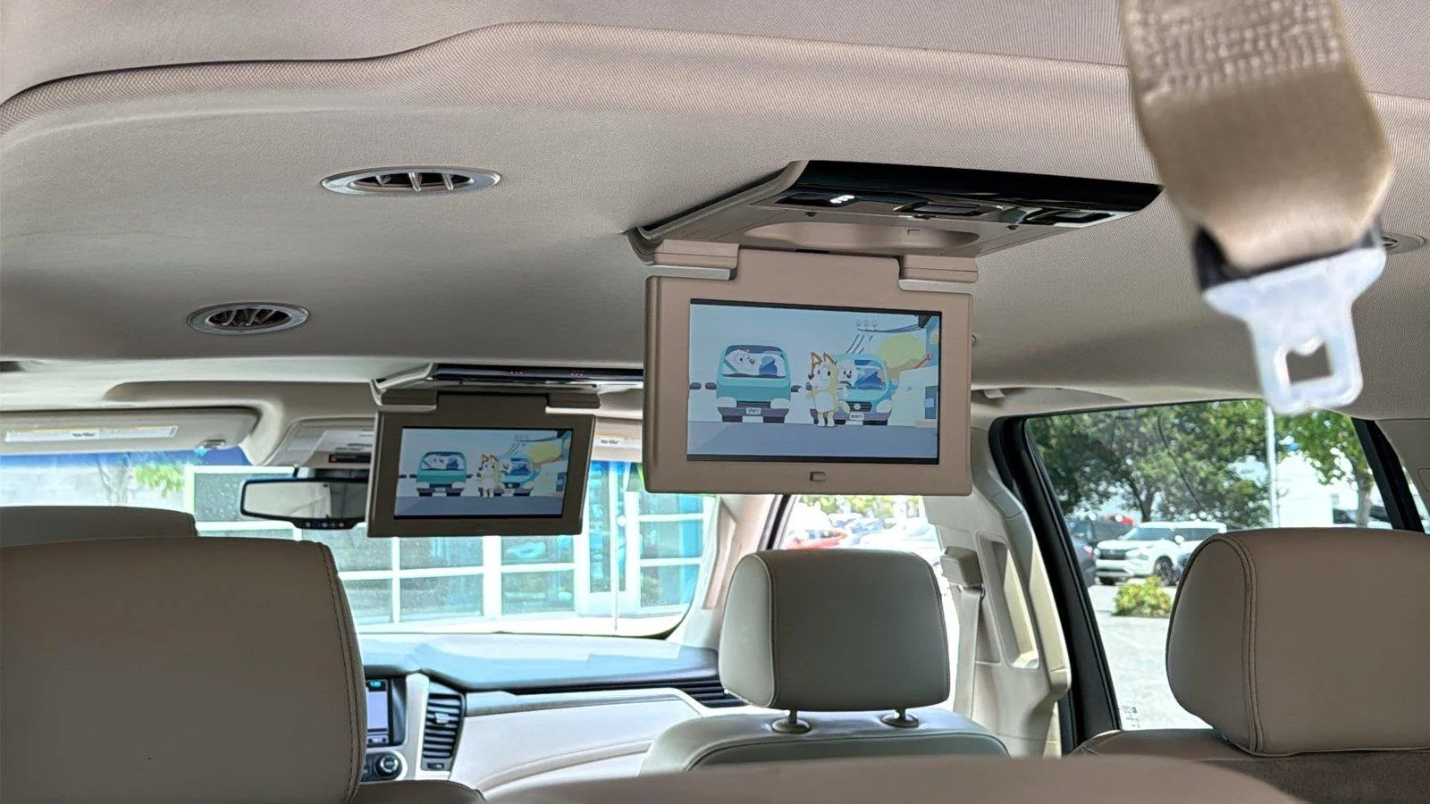 Used 2019 White Frost Tricoat GMC Denali image 37