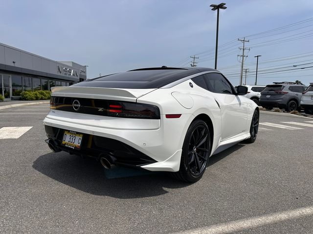 New 2026 Pearl White TriCoat / Super Black Two-tone Nissan Performance image 3