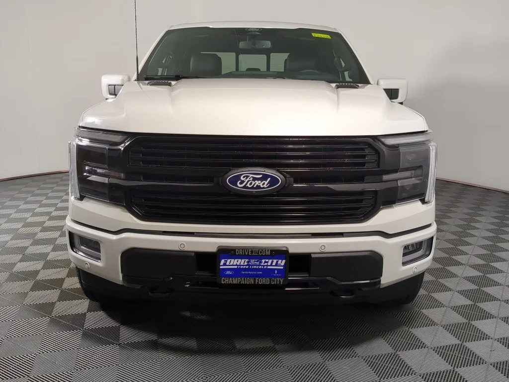 New 2026 Star White Metallic Tri-Coat Ford Platinum® image 3