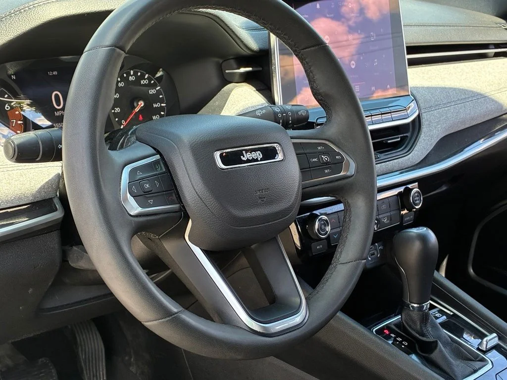 Used 2024 White Jeep Latitude image 18