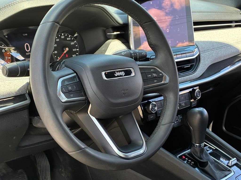 Used 2024 White Jeep Latitude image 18