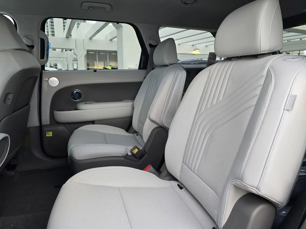 New 2026 White Hyundai Blue SEL image 11