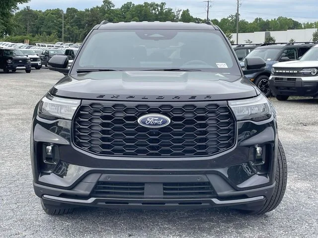 New 2026 Agate Black Metallic Ford ST-Line image 6
