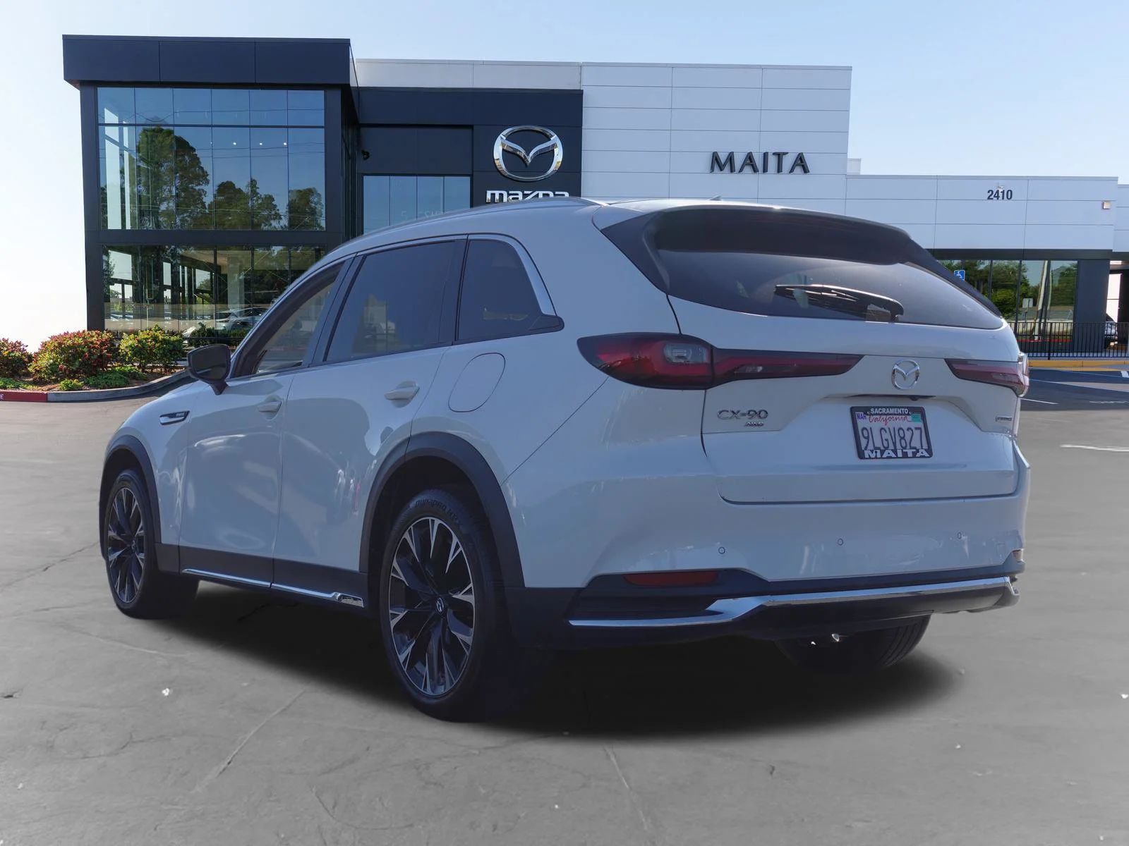 Certified Used 2024 White Mazda Premium Plus image 6
