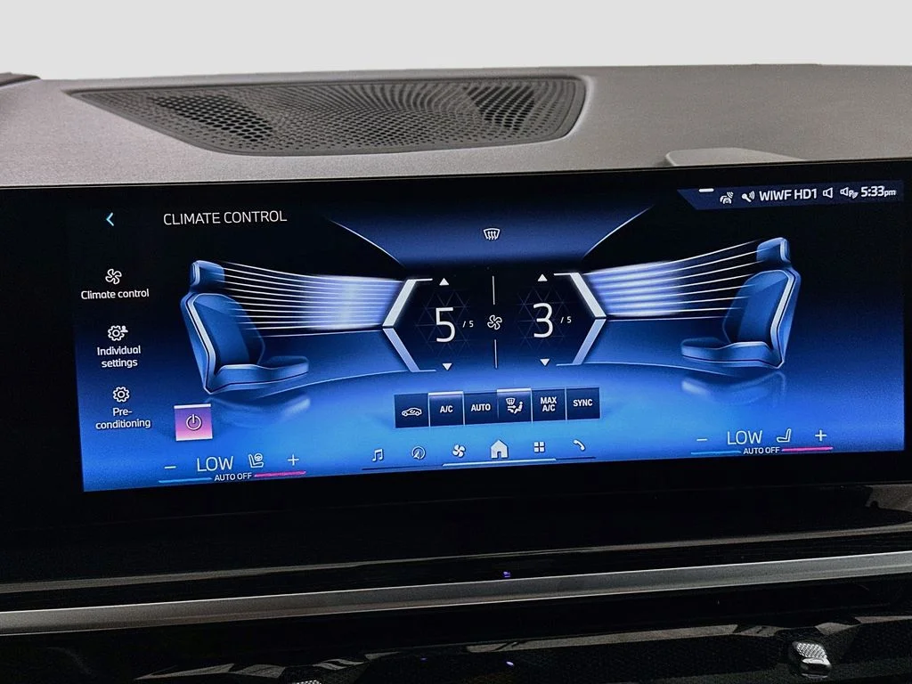 Used 2024 Blue BMW xDrive40i image 17